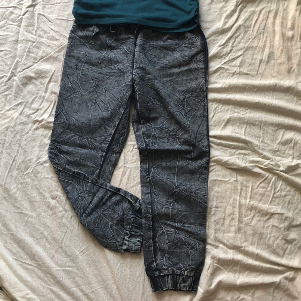 Acid washed jeans